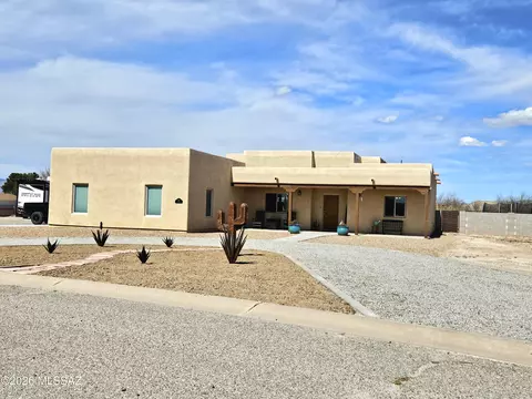 1271 E Fenway Dr, Benson, AZ 85602 photo 2