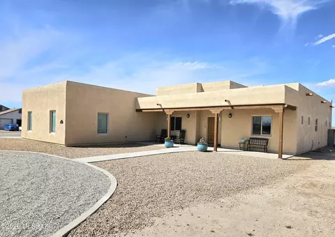 1271 E Fenway Dr, Benson, AZ 85602