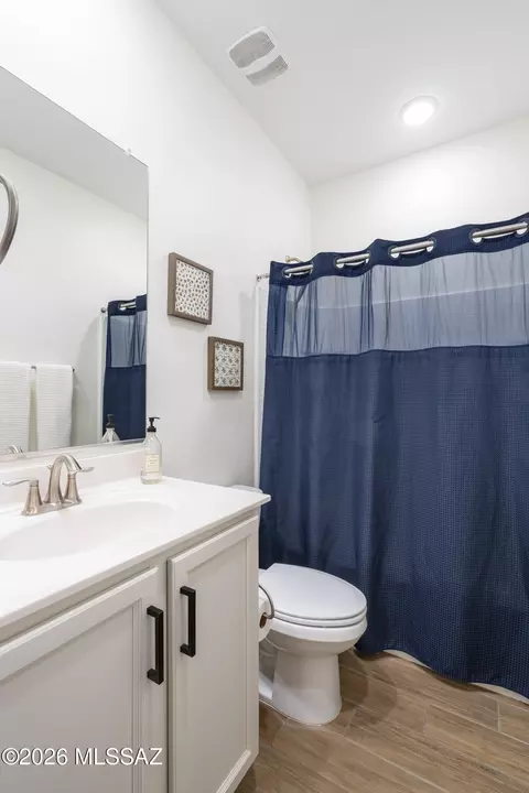 Bath - 10029 N Ruby Range Trl, Marana, AZ 85653 photo 1 of 1