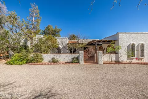 1041 W Mission Twin Buttes Rd, Green Valley, AZ 85622