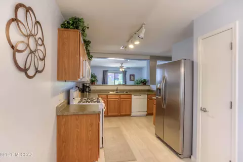 Kitchen - 660 S Willis Ray Ave, Vail, AZ 85641 photo 3 of 4