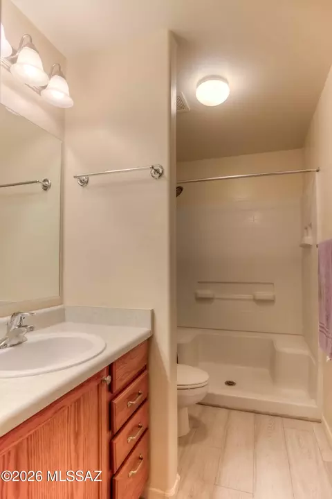 Bath - 660 S Willis Ray Ave, Vail, AZ 85641 photo 1 of 2
