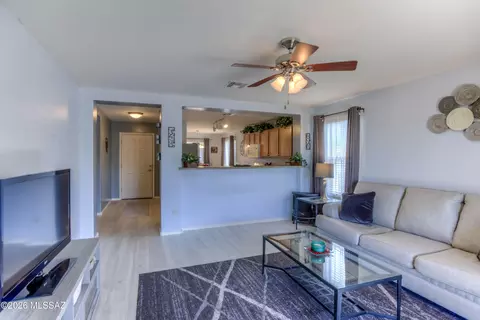 Living - 660 S Willis Ray Ave, Vail, AZ 85641 photo 2 of 3