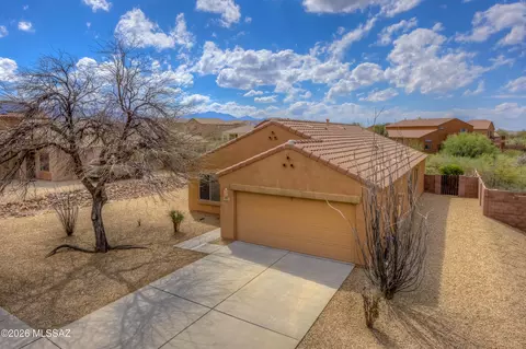 660 S Willis Ray Ave, Vail, AZ 85641