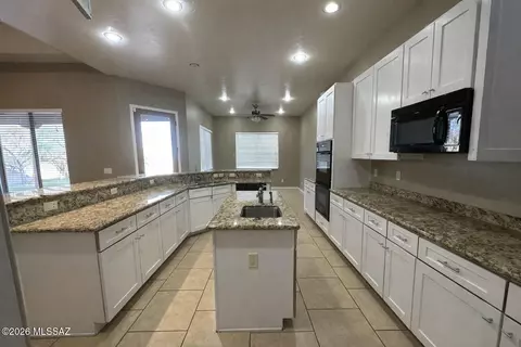 Kitchen - 2921 Edward Ln, Vail, AZ 85641 photo 2 of 3