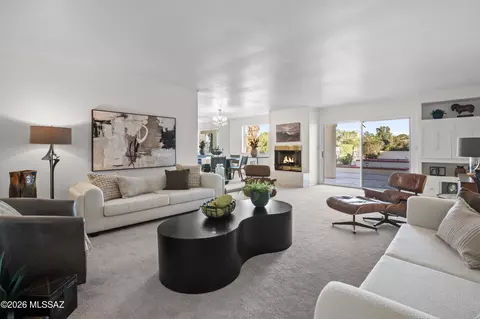7912 N Casas Cameo, Tucson, AZ 85742
