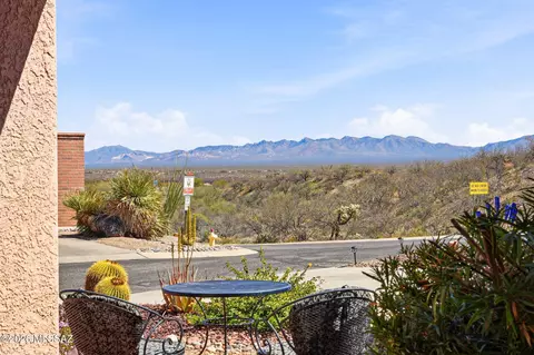 921 W Via Del Pardillo, Green Valley, AZ 85622