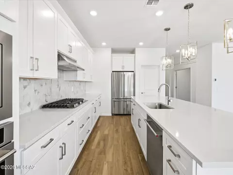 11947 N Shore Cliff Dr, Oro Valley, AZ 85737