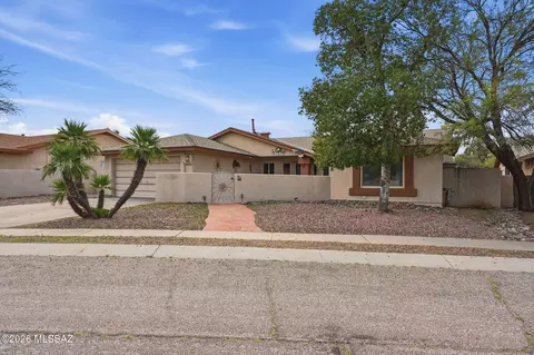 5900 S Hillerman Dr, Tucson, AZ 85746