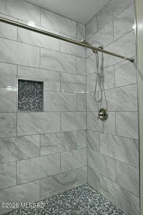 Bath - 1091 N Vail View Rd, Vail, AZ 85641 photo 2 of 8