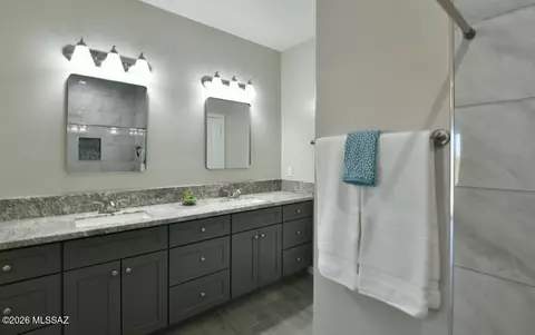 Bath - 1091 N Vail View Rd, Vail, AZ 85641 photo 4 of 8