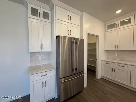 11907 N Shore Cliff Dr, Oro Valley, AZ 85737