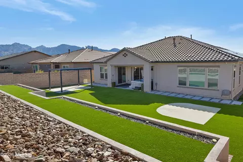 470 W Red Ribbon Ln, Oro Valley, AZ 85755