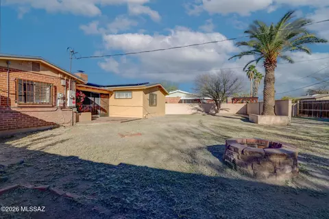 6260 E 2nd St, Tucson, AZ 85711