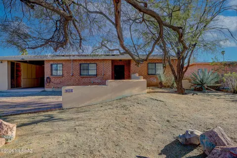 6260 E 2nd St, Tucson, AZ 85711