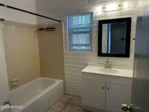 Bath - 9890 E Celeste Dr, Tucson, AZ 85730 photo 3 of 3