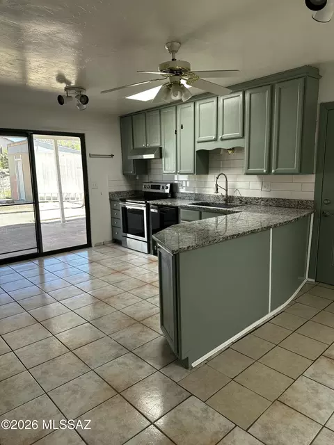 Kitchen - 9890 E Celeste Dr, Tucson, AZ 85730 photo 2 of 4