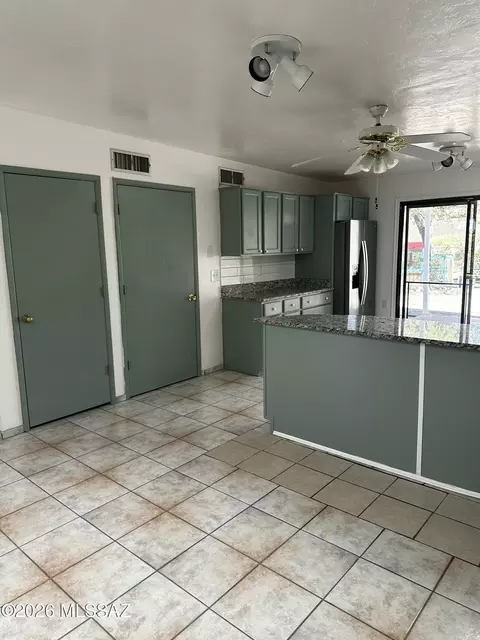 Kitchen - 9890 E Celeste Dr, Tucson, AZ 85730 photo 1 of 4