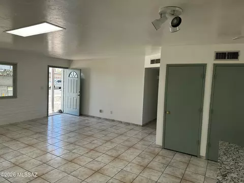 Living - 9890 E Celeste Dr, Tucson, AZ 85730 photo 4 of 4
