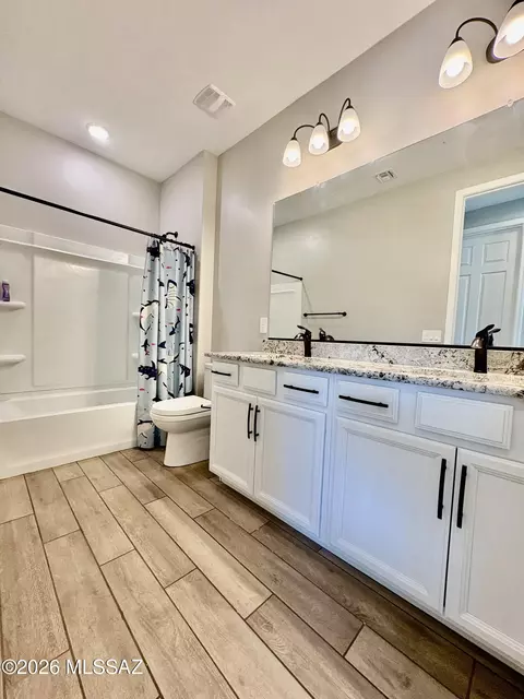 Bath - 9709 E Holbert Trl, Tucson, AZ 85747 photo 4 of 5