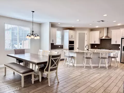 Dining - 9709 E Holbert Trl, Tucson, AZ 85747 photo 3 of 4