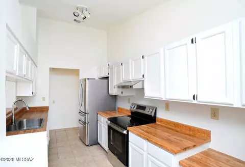 5241 W Eaglestone Loop, Tucson, AZ 85742 photo 4