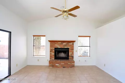 5241 W Eaglestone Loop, Tucson, AZ 85742 photo 9