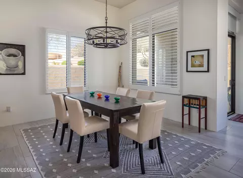 Dining - 990 W Par Four Dr, Oro Valley, AZ 85755 photo 1 of 1