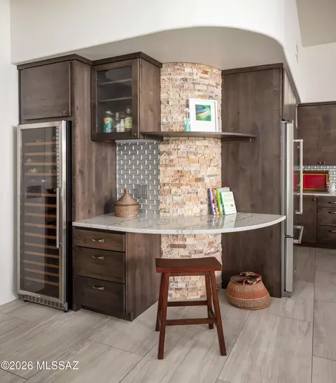 Kitchen - 990 W Par Four Dr, Oro Valley, AZ 85755 photo 4 of 4
