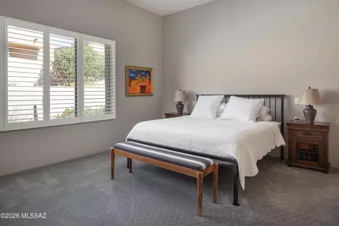 Bedroom - 990 W Par Four Dr, Oro Valley, AZ 85755 photo 2 of 4
