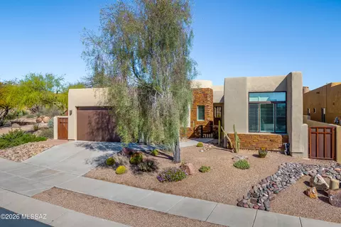 990 W Par Four Dr, Oro Valley, AZ 85755