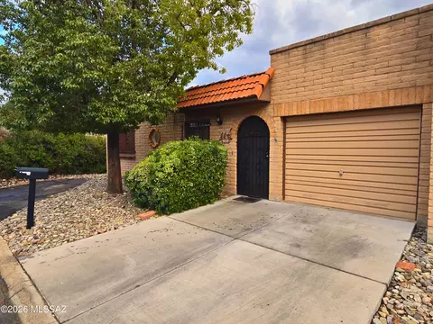 8434 E Brookside Ln, Tucson, AZ 85710