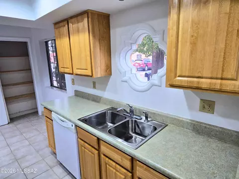 Kitchen - 8434 E Brookside Ln, Tucson, AZ 85710 photo 1 of 6