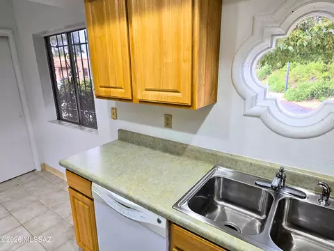 Kitchen - 8434 E Brookside Ln, Tucson, AZ 85710 photo 6 of 6