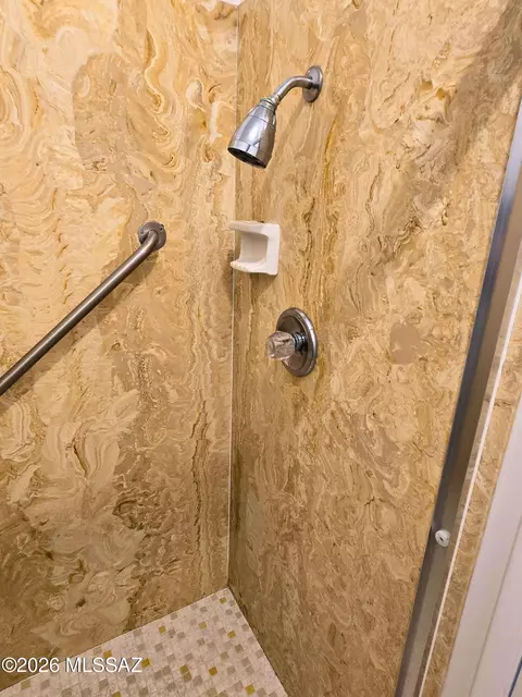 Bath - 8434 E Brookside Ln, Tucson, AZ 85710 photo 5 of 7