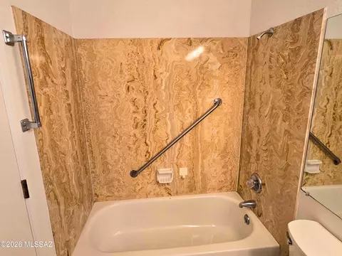 Bath - 8434 E Brookside Ln, Tucson, AZ 85710 photo 2 of 7