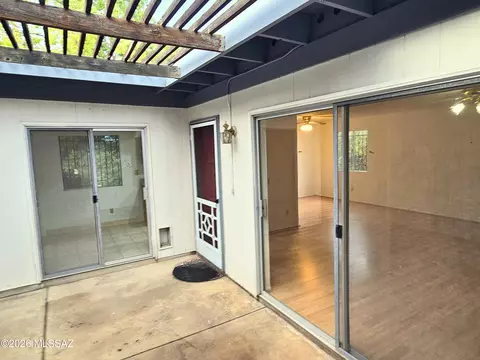 Exterior - 8434 E Brookside Ln, Tucson, AZ 85710 photo 7 of 10
