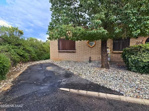 Exterior - 8434 E Brookside Ln, Tucson, AZ 85710 photo 3 of 10