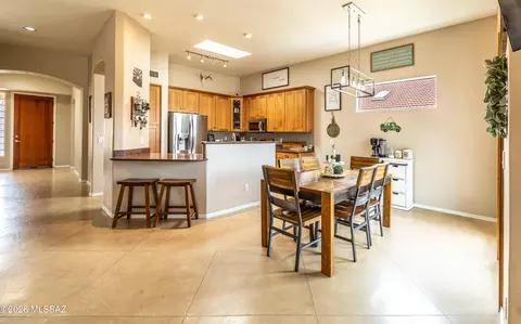 8861 E Windflower Dr, Tucson, AZ 85715 photo 6