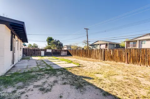 Exterior - 4043 E 26th St, Tucson, AZ 85711 photo 8 of 8