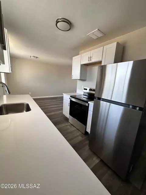 Kitchen - 4043 E 26th St, Tucson, AZ 85711 photo 6 of 7
