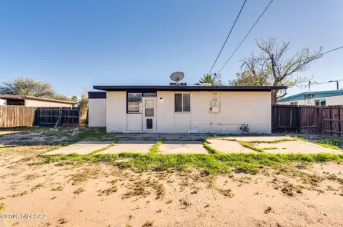 Exterior - 4043 E 26th St, Tucson, AZ 85711 photo 5 of 8