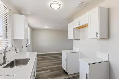 Kitchen - 4043 E 26th St, Tucson, AZ 85711 photo 5 of 7