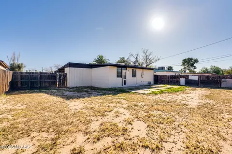 Exterior - 4043 E 26th St, Tucson, AZ 85711 photo 6 of 8