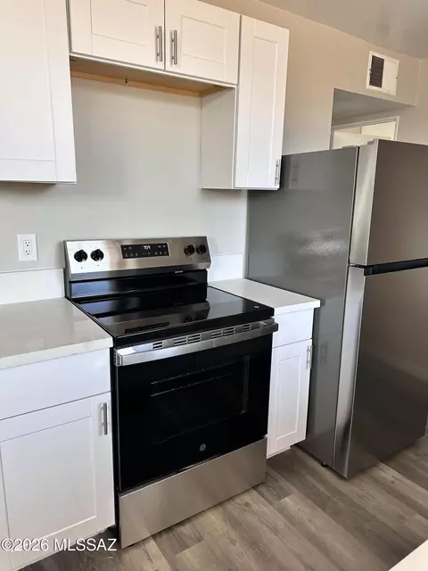 Kitchen - 4043 E 26th St, Tucson, AZ 85711 photo 3 of 7