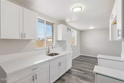 Kitchen - 4043 E 26th St, Tucson, AZ 85711 photo 4 of 7