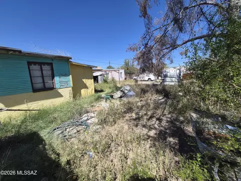 Exterior - 242 E Jacinto St, Tucson, AZ 85705 photo 3 of 9