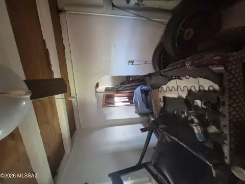 Entry Way - 242 E Jacinto St, Tucson, AZ 85705 photo 3 of 6