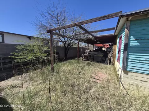 Exterior - 242 E Jacinto St, Tucson, AZ 85705 photo 4 of 9