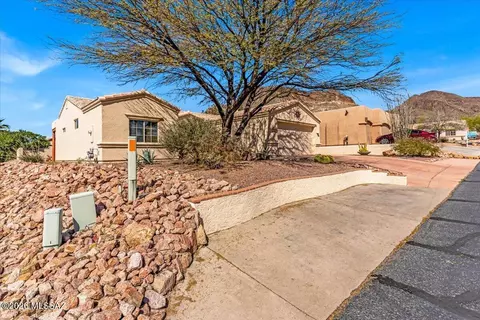 6039 W Ten Star Dr, Tucson, AZ 85713